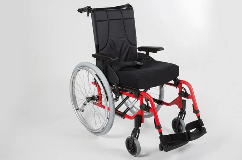 CADEIRA DE RODAS MANUAL INVACARE ACTION4 NG - LEVEZA E ESTABILIDADE