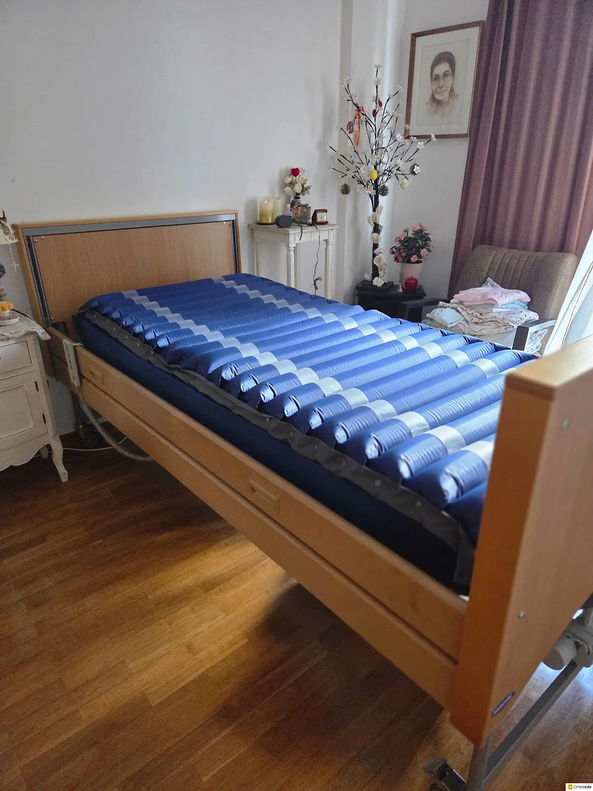 Conjunto Completo para Cuidados Domiciliários: Cama Articulada Elevatória, Colchão, Sobrecolchão e Mesa - Parede, Cascais, Lisboa