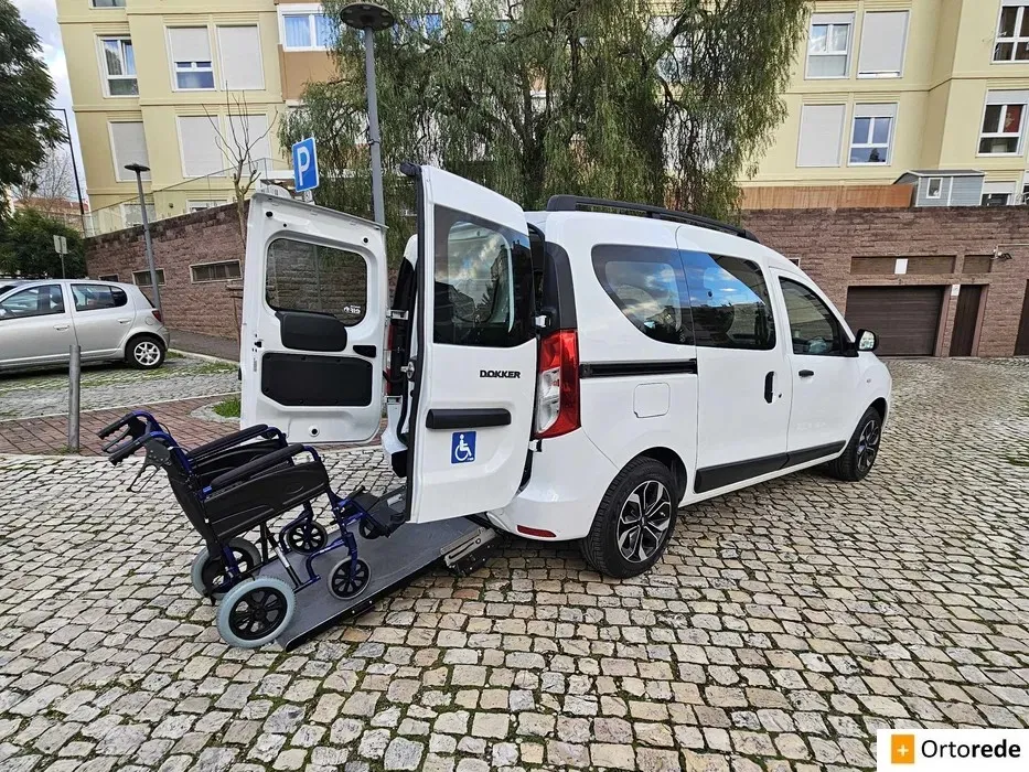 Carrinha Dacia Dokker Adaptada para Mobilidade Reduzida - Lisboa