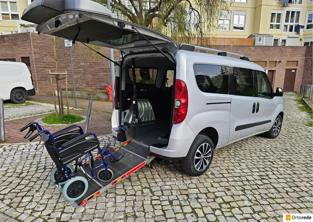 FIAT DOBLO 1.3 MULTIJET TPMR: Autonomia e Qualidade para transporte de Pessoas com Mobilidade Reduzida - Lisboa