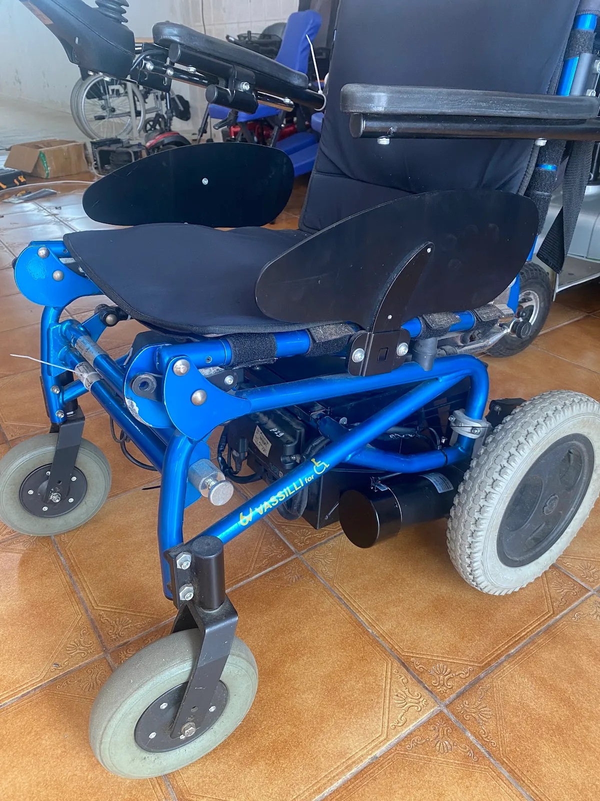 Motores Novos, cadeira elétrica renovada!