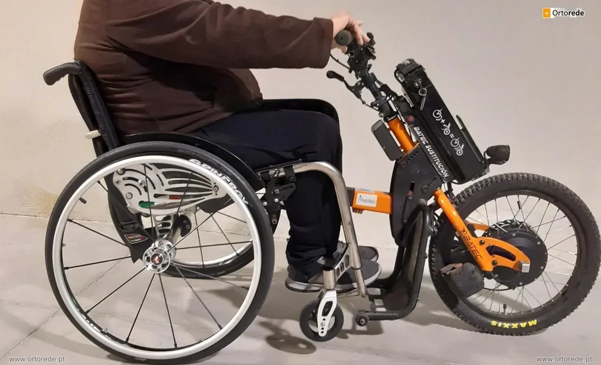 Cadeira de Rodas Tekna Advance com Auxiliar de Propulsão Batec Eletric 2