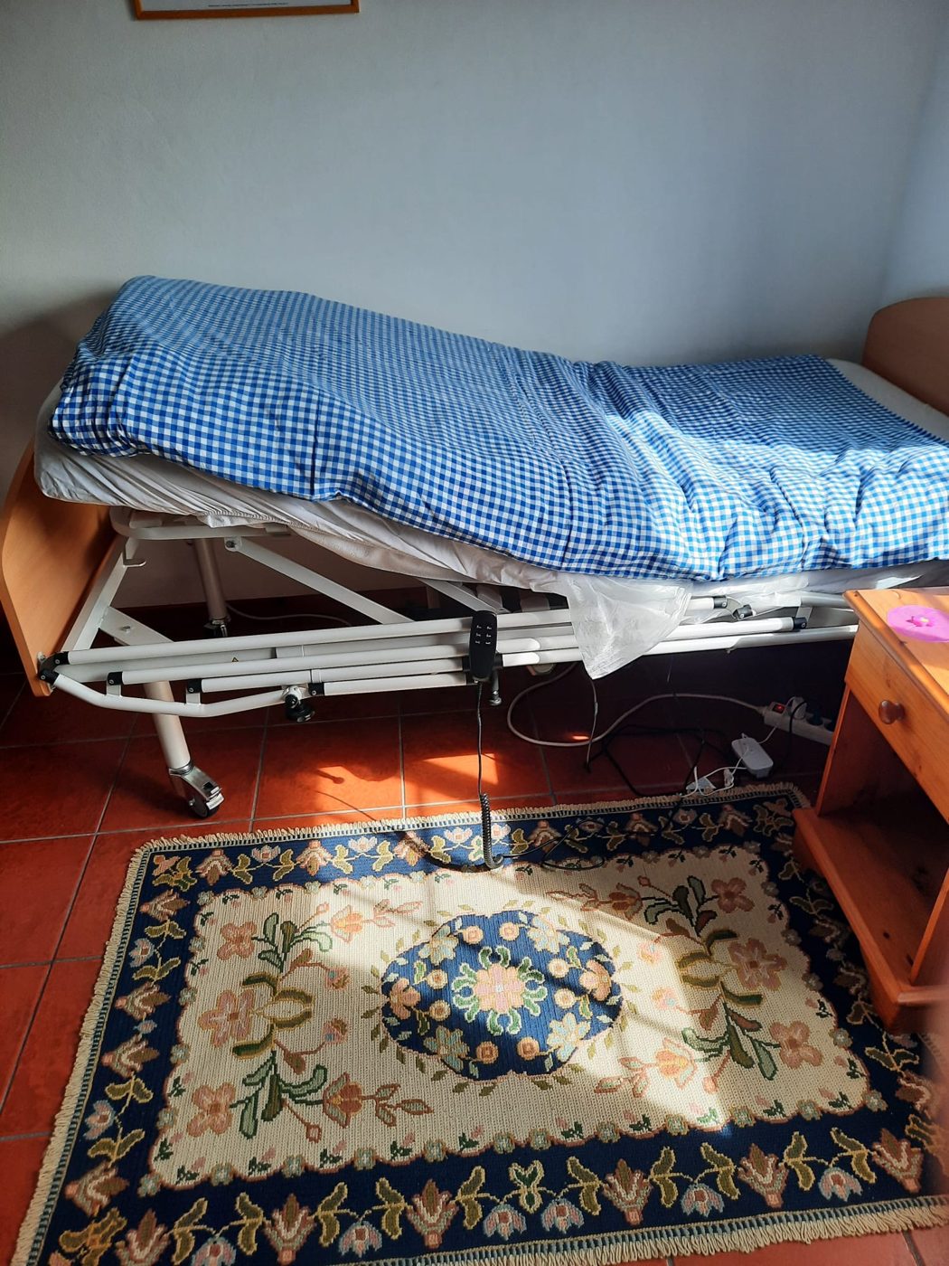 Cama Articulada Elétrica 2.ª Mão - Mangualde, Viseu — fotografia 3