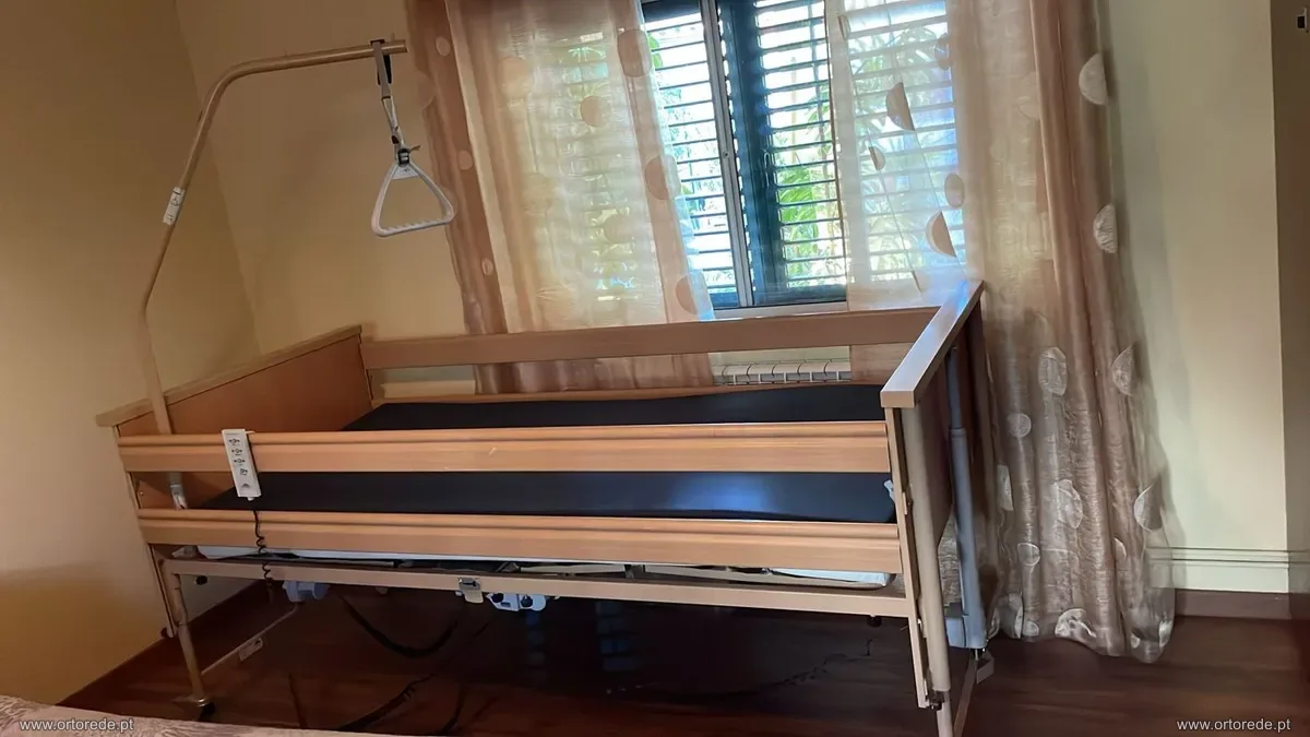 Cama Articulada Elevatória em Segunda Mão - Leiria