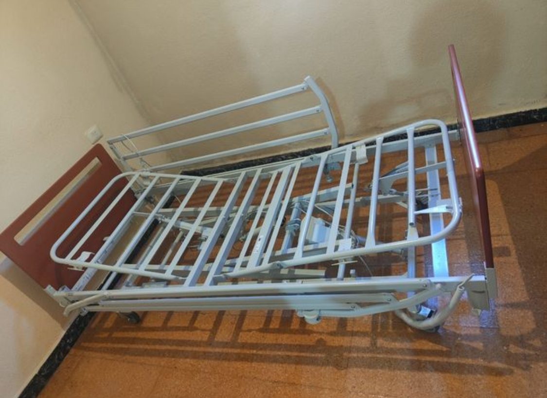 Cama Elétrica Articulada Invacare Alegio Elevatória - NOVA com Lacres — fotografia 5